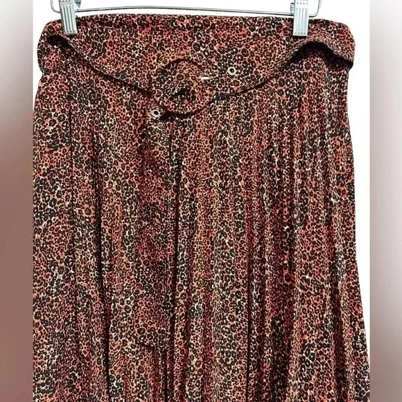 Topshop MIDI Pleated Asymmetrical Skirt Animal Print Leopard Print 10 NWT - Picture 4 of 8